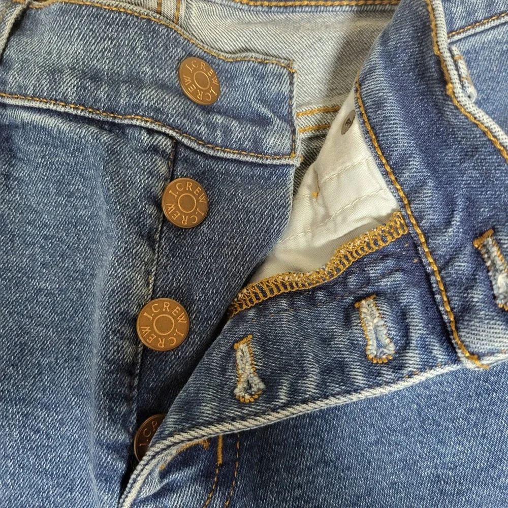 J Crew Mid Rise Flare Crop Jeans Size 28 (Actual 31x26)‎ Button Fly Stretch